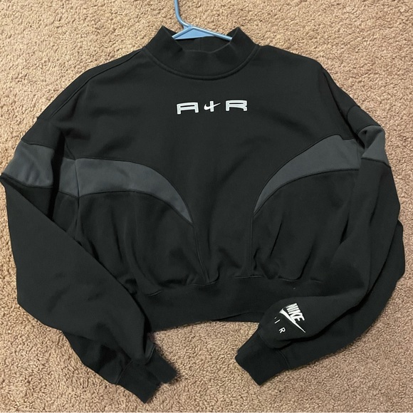 Nike Tops - Nike air cropped sweater with a mock neck